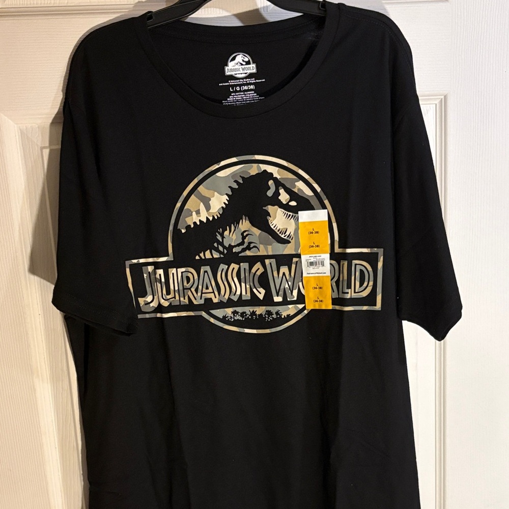 Jurassic World Black Graphic Tee with Camo Logo NWT Large